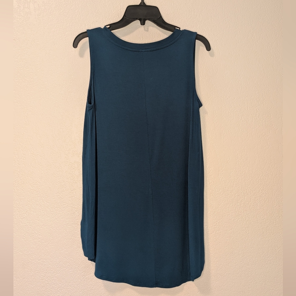 Color Alien V-Neck Tunic Tank Top In Teal - Picture 2 of 5